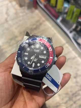 Reloj Casio Diver Negro y Multicolor