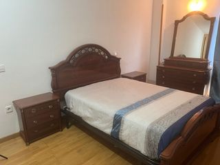 Juego de cuarto madera oscura