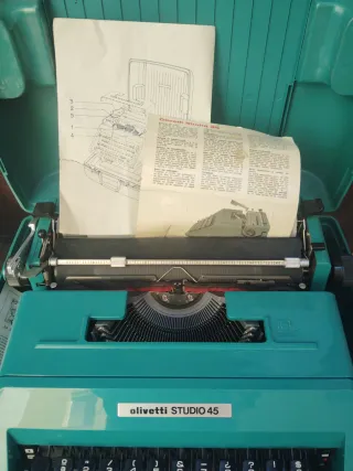 Máquina de escribir Olivetti Studio 45