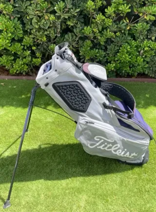 Bolsa de golf Titleist con trípode players 4