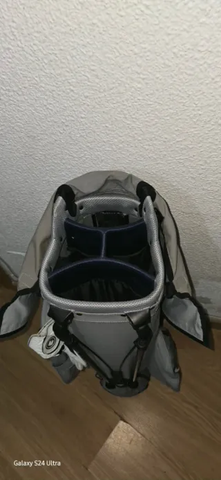 Bolsa de golf Titleist con trípode players 4