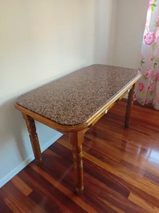 Mesa de cocina madera maciza y mármol