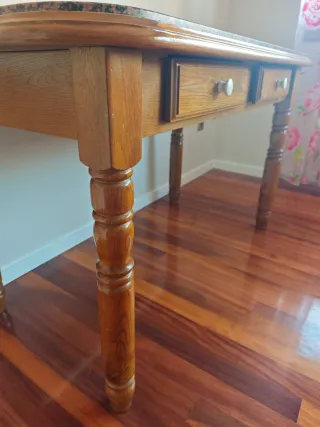 Mesa de cocina madera maciza y mármol