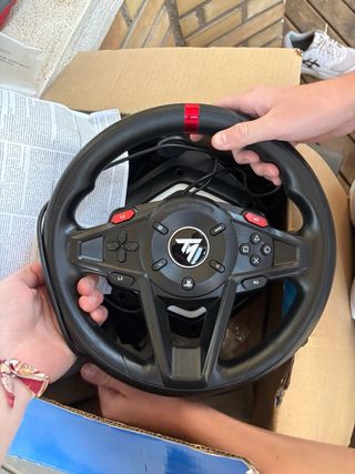 Volante Thrustmaster PS4/PS5