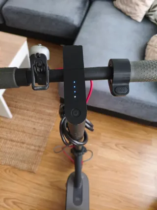 Patinete Eléctrico Xiaomi + Casco Blanco