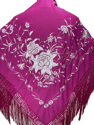 Manton Flamenco Bordado Flores Blanco Morado