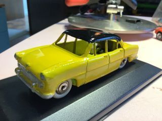 Coche Simca Versalles 1/43 Dinky Toys