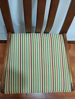 Sillas de comedor de madera con tapizado