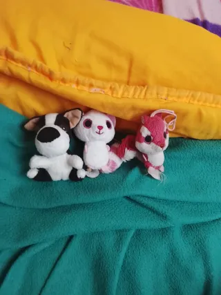 Lote 3 peluches perro, gato y ardilla