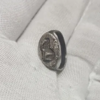 Anillo de Plata Romano con Bisel Grabado