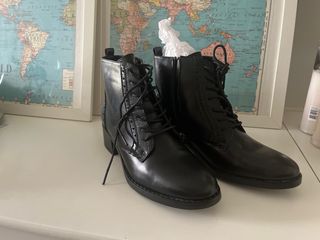 Botín negro talla 40 sin estrenar