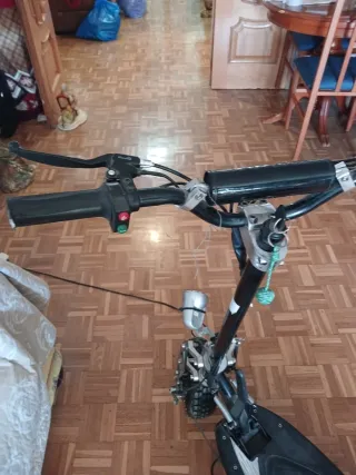 Patinete eléctrico con asiento