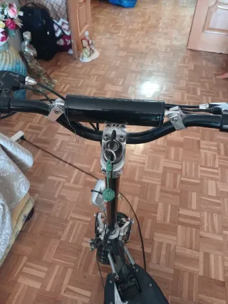 Patinete eléctrico con asiento