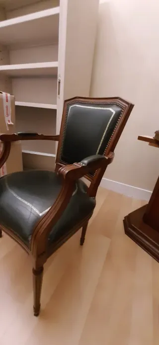 Mesa de juntas nogal y 6 sillas