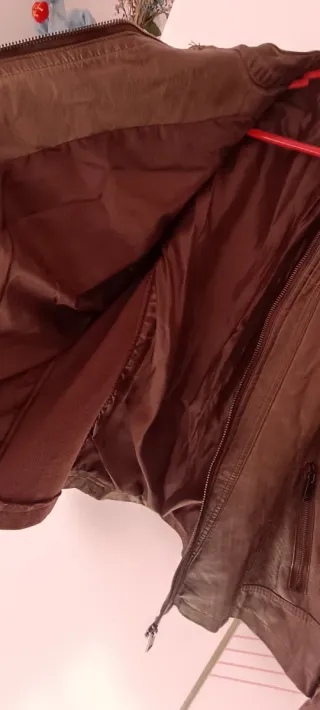 Chaqueta polipiel marrón