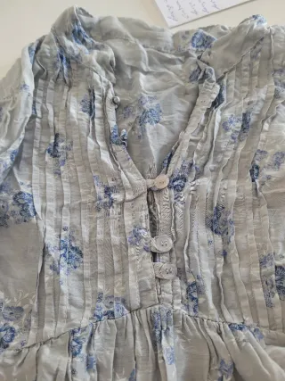 Camisa de mujer con estampado floral