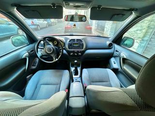 Toyota RAV4 2.0 I VVTI SOL