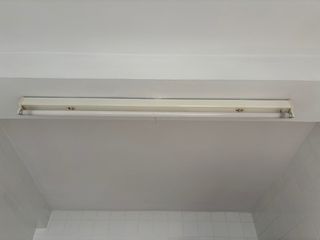 Regleta fluorescente blanca