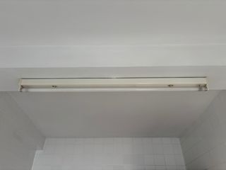 Regleta fluorescente blanca