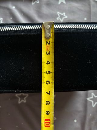 Cofre de terciopelo negro