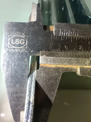 Escuadras metálicas para construcción