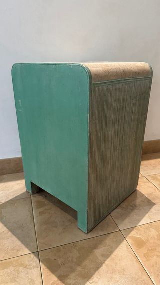 Mesita de noche retro de madera