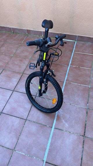 Bicicleta infantil negra