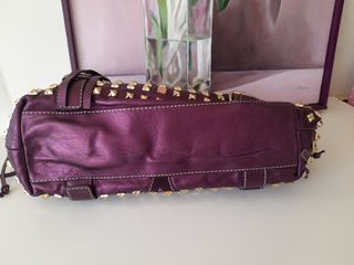 Bolso Morado con Tachuelas Doradas