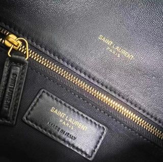 Bolso YSL Nube Negro Puffer Cadena Dorada