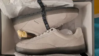 Zapatillas YUXUS Beige/Gris Nuevas