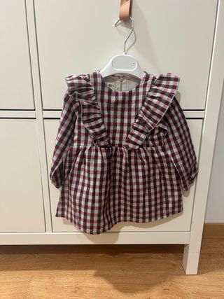 Vestido cuadros con volantes