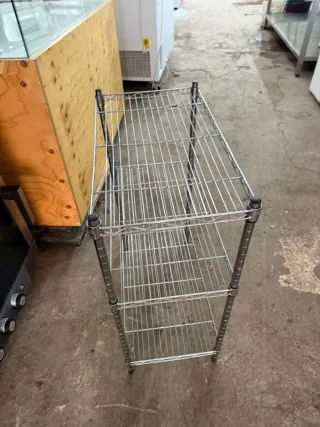 Estantería metálica de 4 niveles