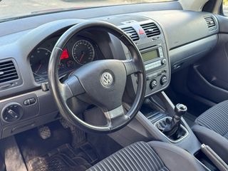 Volkswagen Golf Sportline ¡POCOS KILOMETROS!