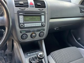 Volkswagen Golf Sportline ¡POCOS KILOMETROS!