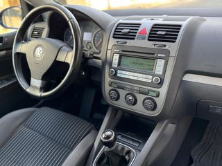 Volkswagen Golf Sportline ¡POCOS KILOMETROS!