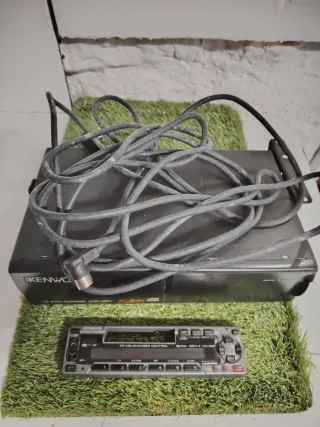 Caricatore e frontale Kenwood KDC-X504 in vendita