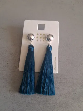 Pendientes largos plateados y azul marino
