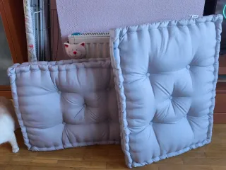 Cojines grises de tela exterior