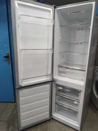 Nevera Combi Midea 1.80x55cm, No Frost