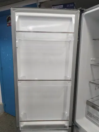 Nevera Combi Midea 1.80x55cm, No Frost