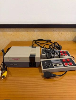 Consola con juegos clásicos con 2 Mandos