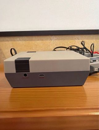 Consola con juegos clásicos con 2 Mandos