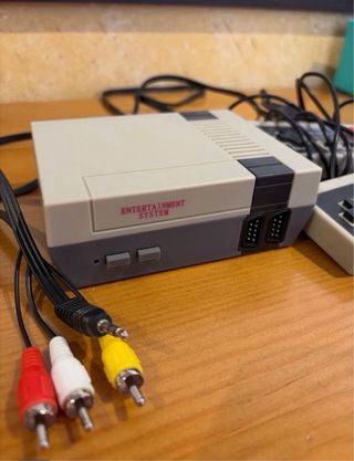 Consola con juegos clásicos con 2 Mandos