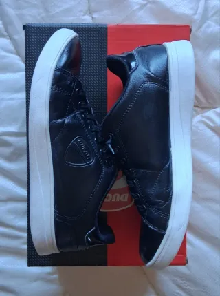 Scarpe Ducati nere con lacci