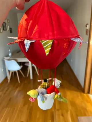 Colgador infantil para cuna