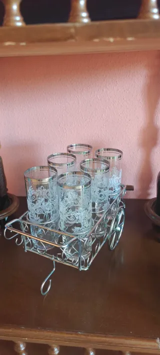 Juego de café chino: camarera y vasos