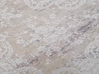 Mantilla 3 picos fallera beige