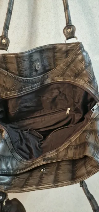 Borsa finto coccodrillo marrone.