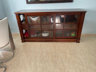 Tavolo da pranzo in legno e vetro