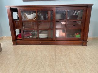 Tavolo da pranzo in legno e vetro